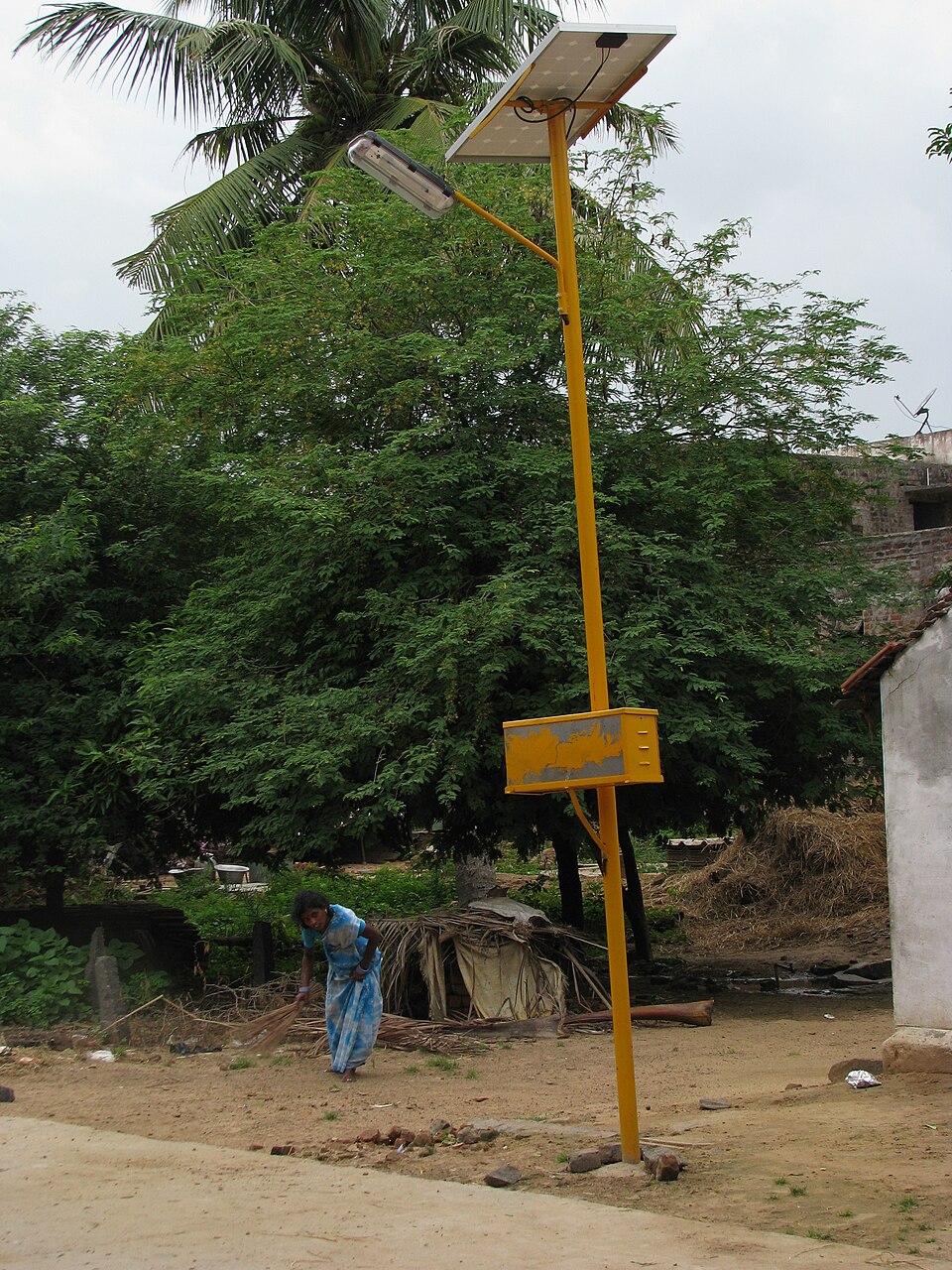 Solar street lights